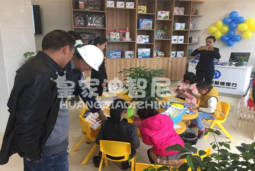 “熊孩子”拯救未来实体阛阓?