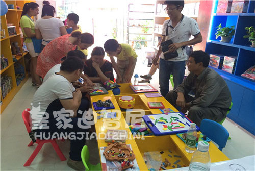 怎么战胜孩子爱抢玩具的习惯
