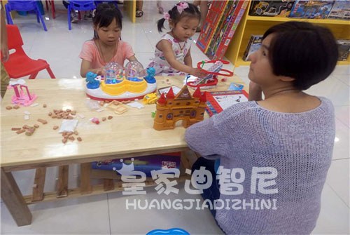 家长为孩子购置玩具的时间需要注重的一些细节