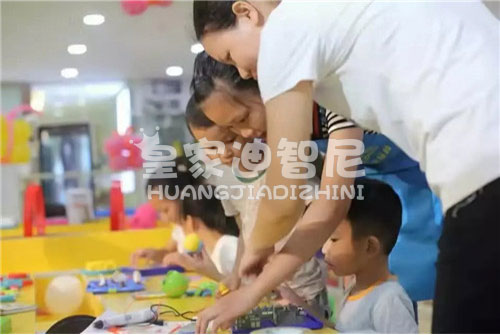 皇家0033990威尼斯玩具加盟多样优势更好谋划