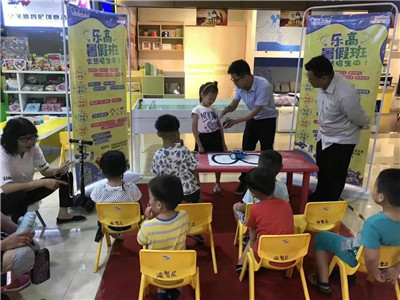 乐高机械人,儿童diy培训,益智玩具店加盟-皇家0033990威尼斯公司总部加盟商培训