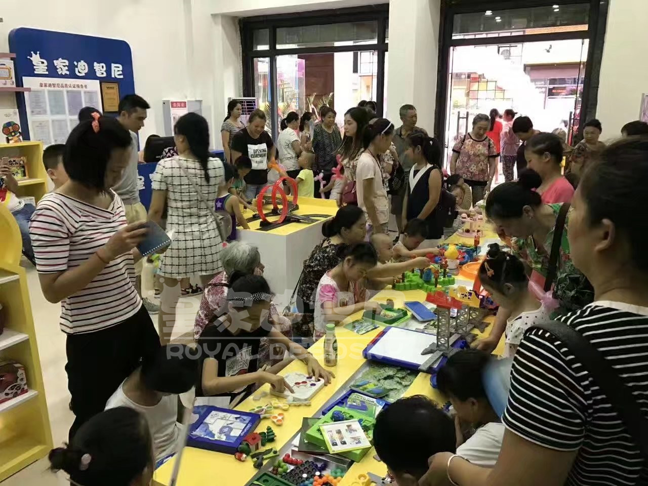 益智玩具店赚钱吗-品牌动态-皇家0033990威尼斯儿童玩具店加盟官网
