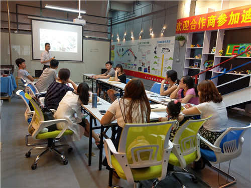 玩具加盟-品牌动态-皇家0033990威尼斯儿童玩具店加盟官网