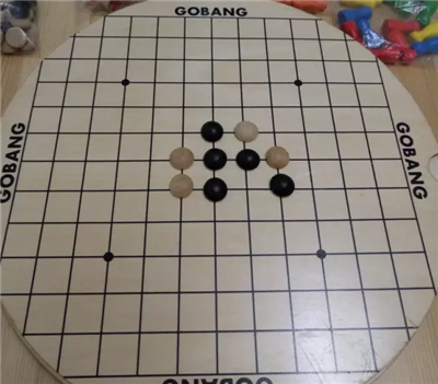 一位学霸父亲眼中的五子棋，，道出了教育的意义!