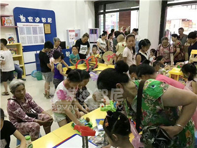 玩具实体店好欠好做?看看90后辣妈怎么玩?