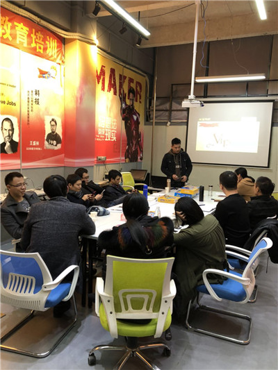 开玩具加盟店培训什么？？？？看看什么才是专业？？？？