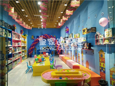 家长怎样在儿童玩具店选购有益的玩具