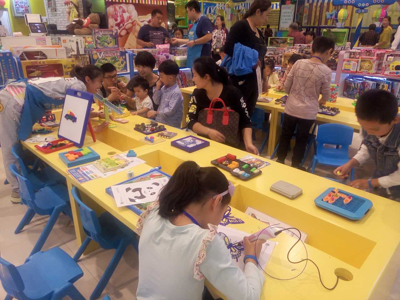 玩具加盟店- 玩具知识-皇家0033990威尼斯儿童玩具店加盟官网
