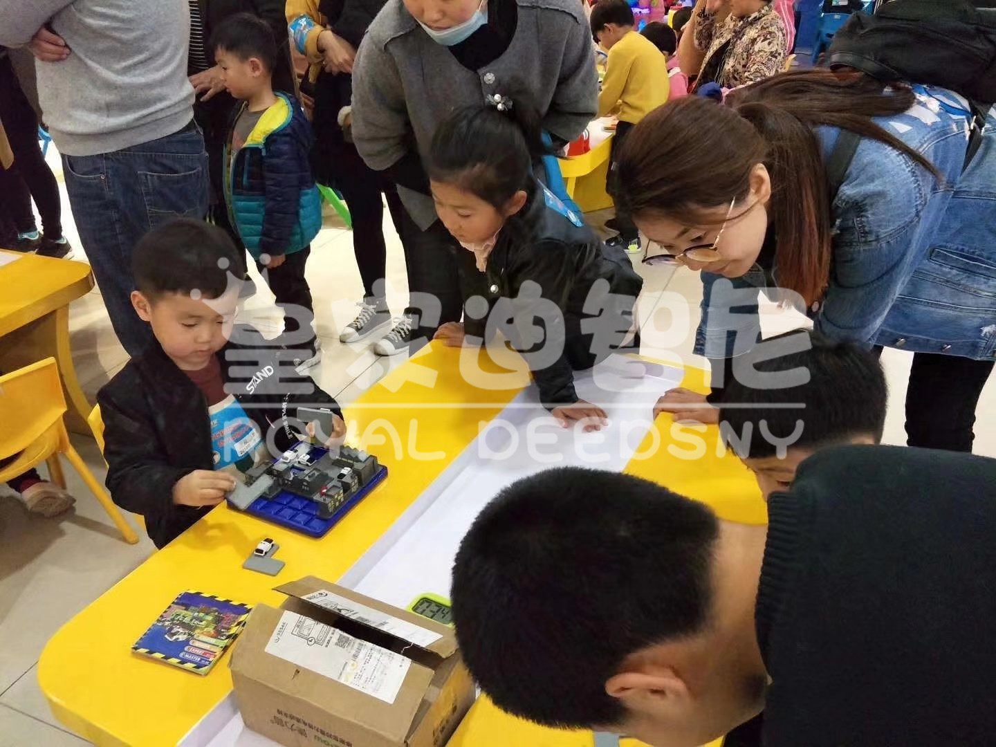 解答玩具加盟怎么样？？？？？？又该怎样加盟儿童玩具店呢？？？？？？