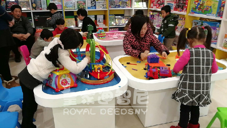 对孩子具有生长教育的益智玩具
