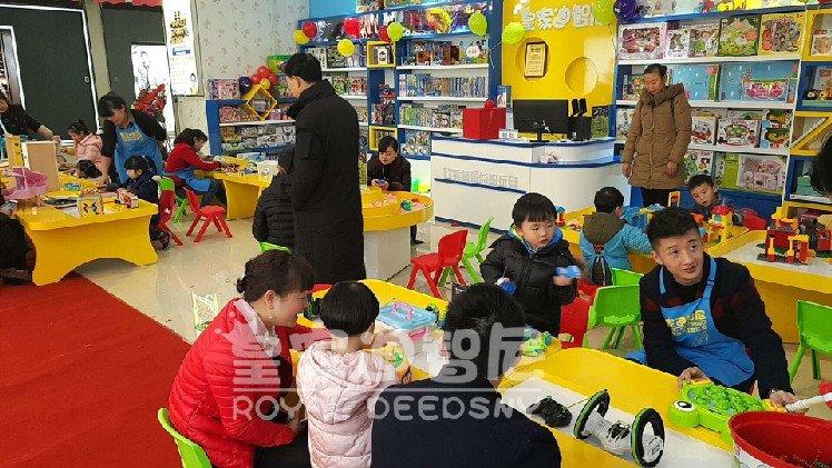 选择差别的玩具，，，，，作育差别的智能