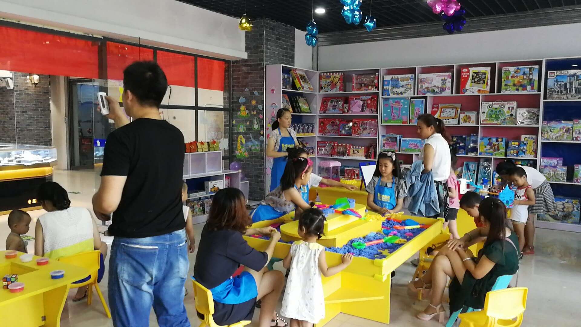 怎样谋划好一家课本玩具店加盟