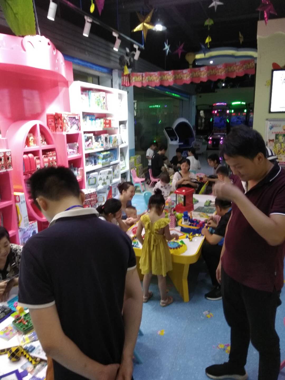 玩具店加盟谋划对主顾有妙招