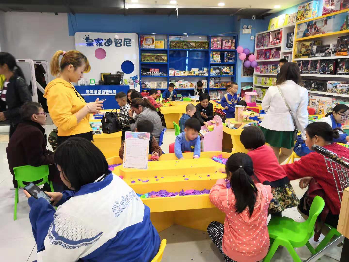 皇家0033990威尼斯玩具加盟门店谋划有道学习乐成履历很主要