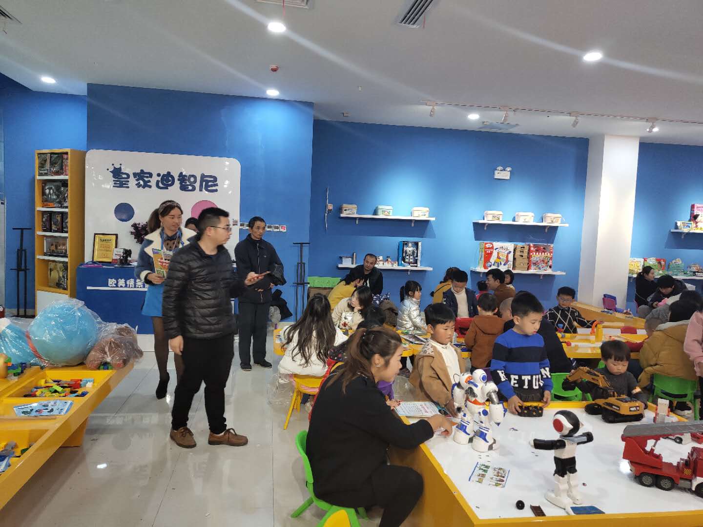 玩具店加盟导购技巧 四招激起主顾购置欲
