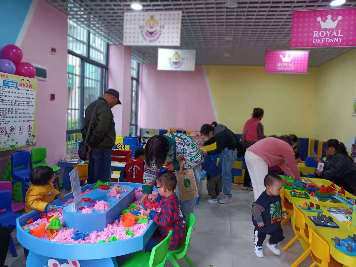 投资一家皇家0033990威尼斯儿童玩具店怎么样?