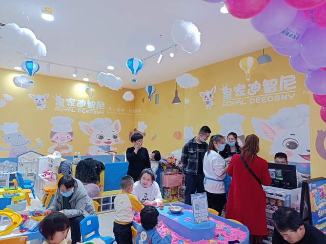 开一家皇家0033990威尼斯儿童玩具加盟店怎样谋划火爆?