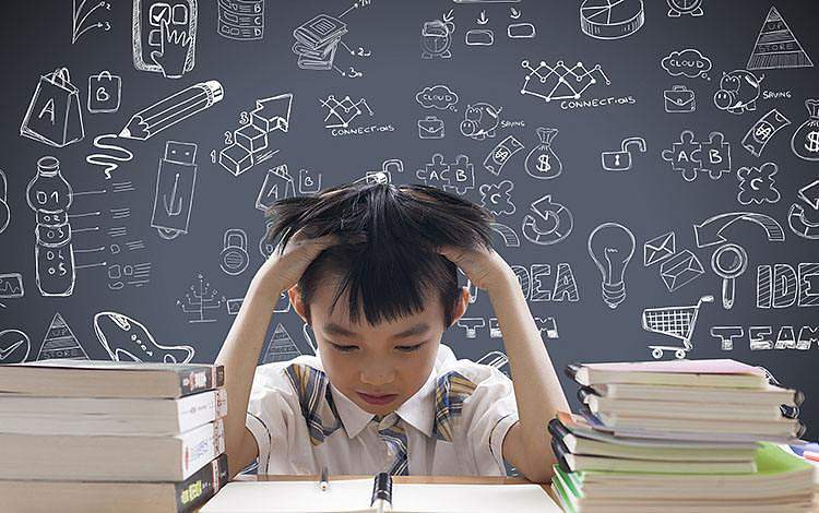 怙恃在孩子幼儿园阶段一定要“狠抓”4点，，孩子上学后效果优异