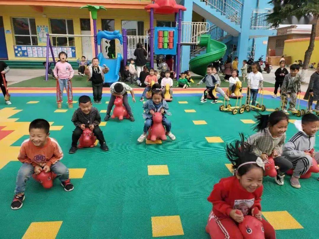 幼儿园先生强烈建议：天气热怙恃不要在让小公主穿裙子