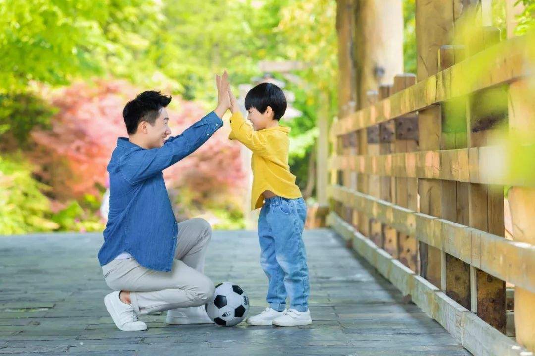 怙恃最大的悲哀，，，是支付所有起劲，，，却把孩子养成“废人”