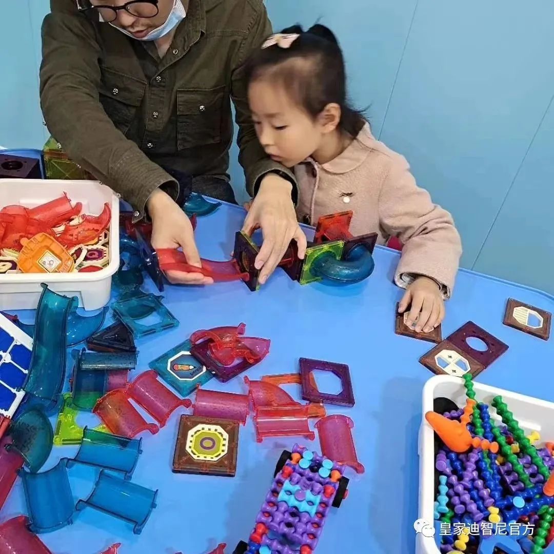 皇家0033990威尼斯 I 店肆老板靠积木玩具德营销理念翻开市。。。。。。。。。。