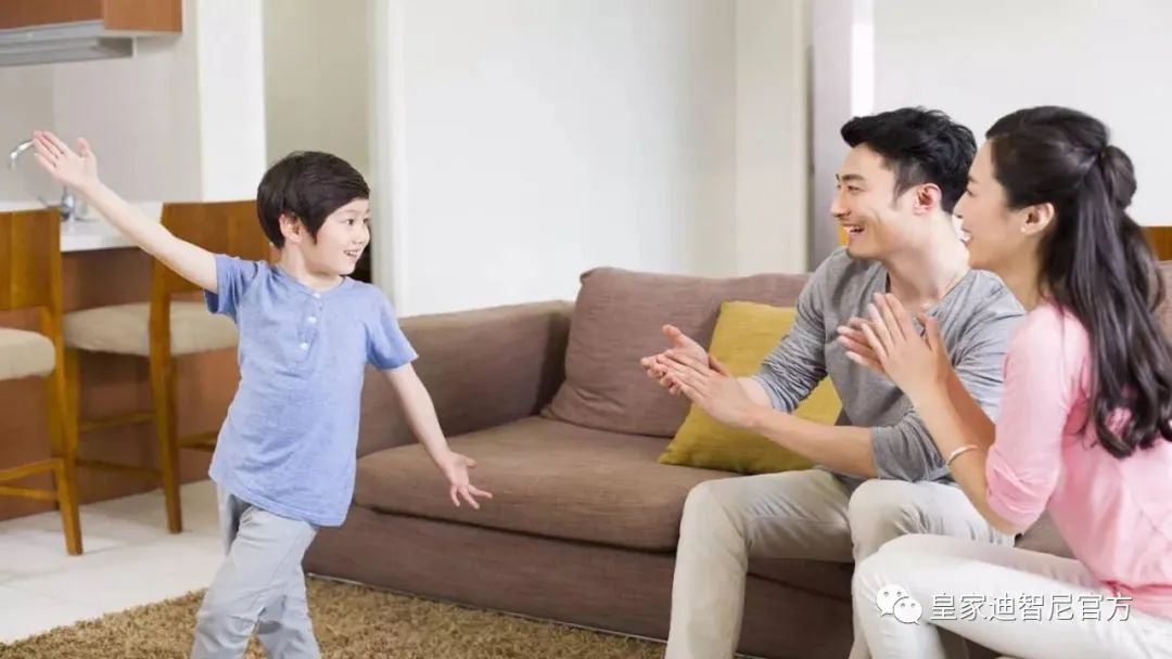 皇家0033990威尼斯 I 孩子“疏远”怙恃的原因，，，，，6岁前一定要阻止的征兆！