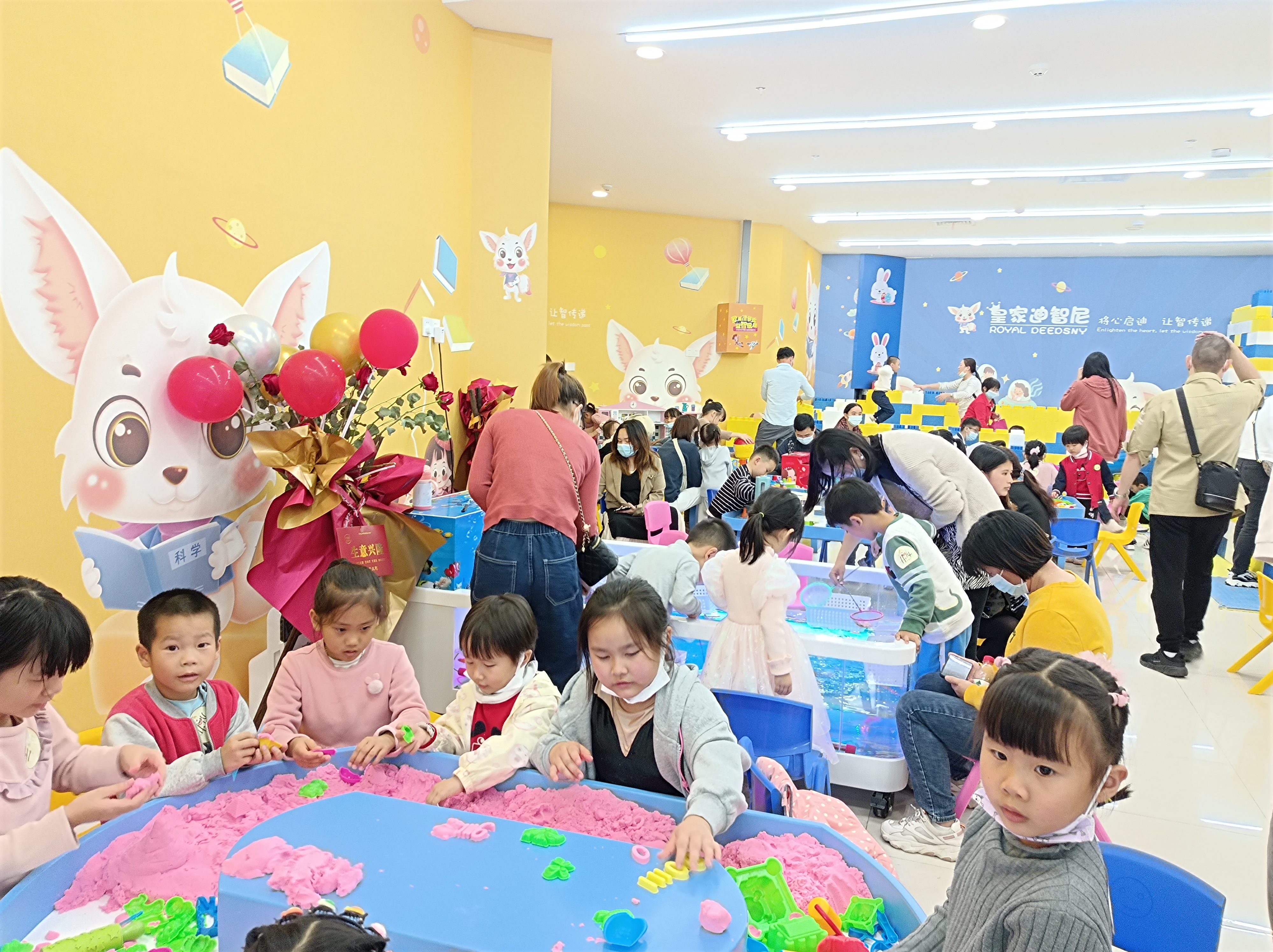 皇家0033990威尼斯 I 家长作育幼儿兴趣班，，，，，花钱又坑娃的四大项目！