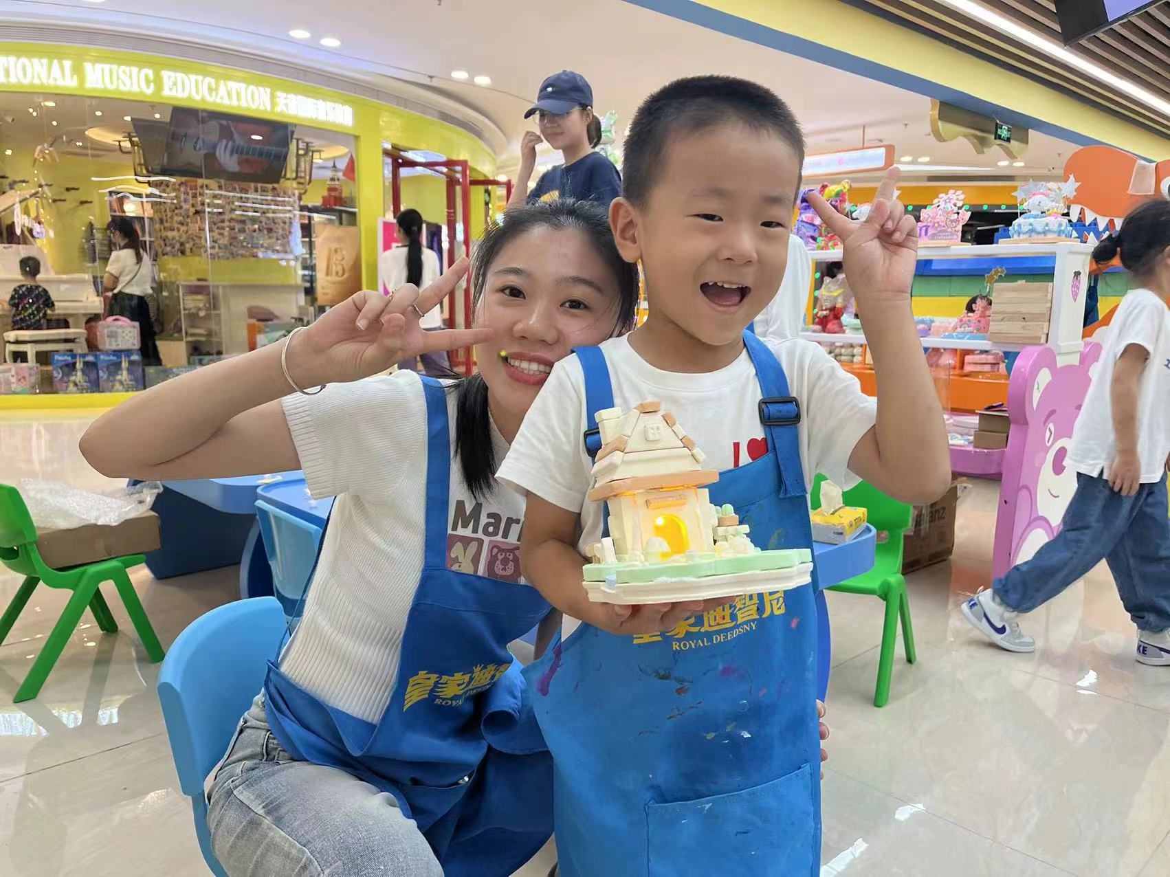 皇家0033990威尼斯 I 分享门店梦想修建师主题活动现场。。