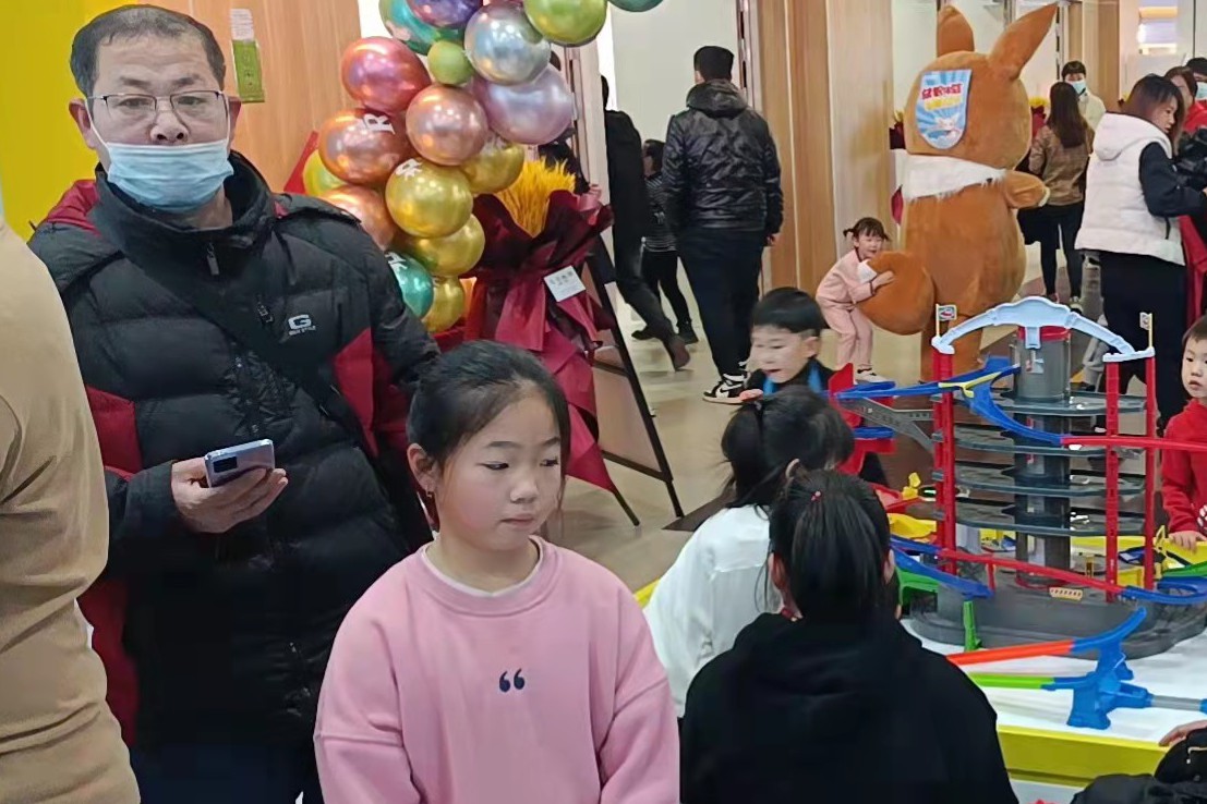 怙恃该如作甚孩子把关，，，，，远离“毒绘本”