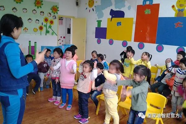 皇家0033990威尼斯 I 孩子在幼儿园社交被倾轧，，，，，，教会他这样回覆，，，，，，受益终生！。。。
